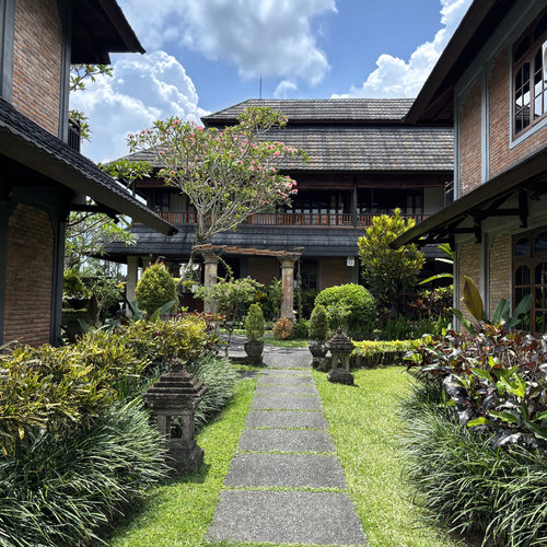 Hotel Bunga Permai Exterior
